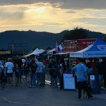 Big Bear Lakefest - A bunch of farmers market type stalls with lots of food options - Festivals Near Me - Big Bear Lake, California Big Bear Lakefest - A bunch of farmers market type stalls with lots of food options - Festivals Near Me - Big Bear Lake, California