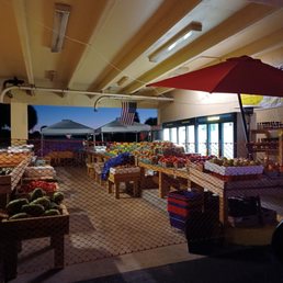 Got some really amazing tasty FL corn here. Good produce & more at this open air market.