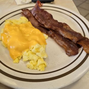 King's Grill - Eggs and cheese.... bacon. Hmmmm - Breakfast & Brunch Near Me - Detroit, Michigan King's Grill - Eggs and cheese.... bacon. Hmmmm - Breakfast & Brunch Near Me - Detroit, Michigan
