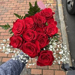 Rizzo's House of Flowers - Roses