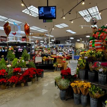 Ralphs - It begins to look a lot like Christmas 12-8-2023 - Grocery Near Me - Foothill Ranch, California Ralphs - It begins to look a lot like Christmas 12-8-2023 - Grocery Near Me - Foothill Ranch, California