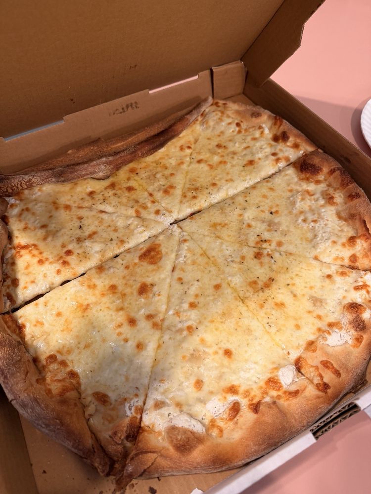 Franco's Pizza & Pasta Logo