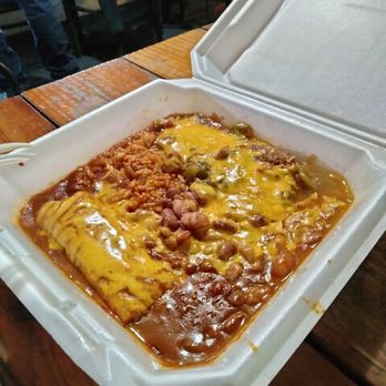El Farolito Restaurant - We ordered 2 different meals and I took a pic of each.. honestly can't tell them apart. - Mexican Near Me - El Rito, New Mexico