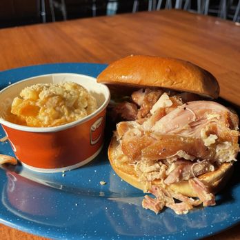 Feast BBQ - Chopped Chicken Sandwich (8/10) & Mac & Cheese (8/10) -- filling, delicious meal that could've done with a bit more seasoning - Barbeque Near Me - Louisville, Kentucky