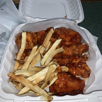 The Cut Bar & Restaurant - moe moe wings (fries missing) - American Near Me - Waldorf, Maryland The Cut Bar & Restaurant - moe moe wings (fries missing) - American Near Me - Waldorf, Maryland