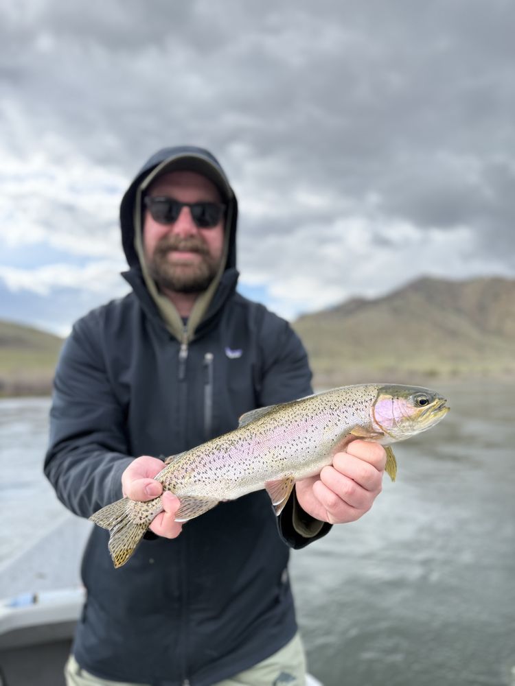 Riverstone Outfitters Logo