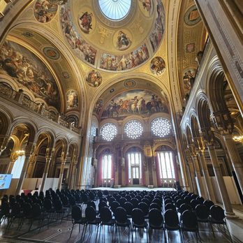 Heeresgeschichtliches Museum - A grand hall where they apparently give presentations and or ceremonies? - Museums Near Me - Vienna, 9