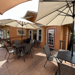 Barb's Soups On Café - Outside seating