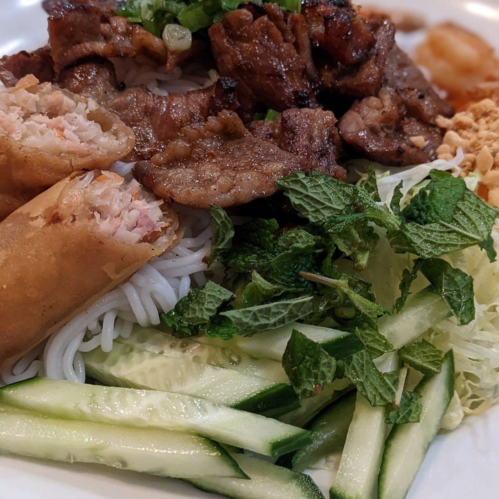 Le Mekong - Grilled meat combination vermicelli noodle - Vietnamese Near Me - Johns Creek, Georgia Le Mekong - Grilled meat combination vermicelli noodle - Vietnamese Near Me - Johns Creek, Georgia