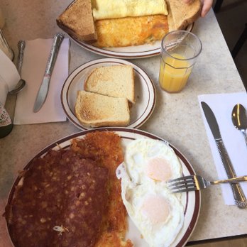 Mom's Kitchen - Ryan got the stuffed hash browns and he raved about them! - Diners Near Me - North Bend, Oregon Mom's Kitchen - Ryan got the stuffed hash browns and he raved about them! - Diners Near Me - North Bend, Oregon