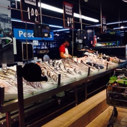 Simply - Pescadería y carnicería. Es pescado fresco y lo ponen en sobres cerrados.