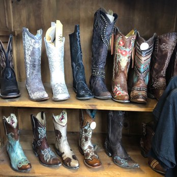 Shell - Really nice boots - Gas Stations Near Me - Ash Fork, Arizona