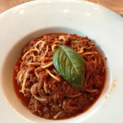 La Vecchia Scuola - Spaghetti Bolognese - pretty good, lots of meat :-)