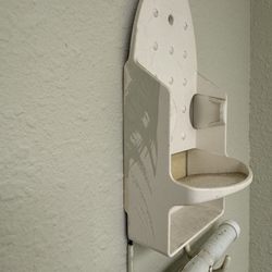 Econo Lodge - Paint sloped onto fixtures