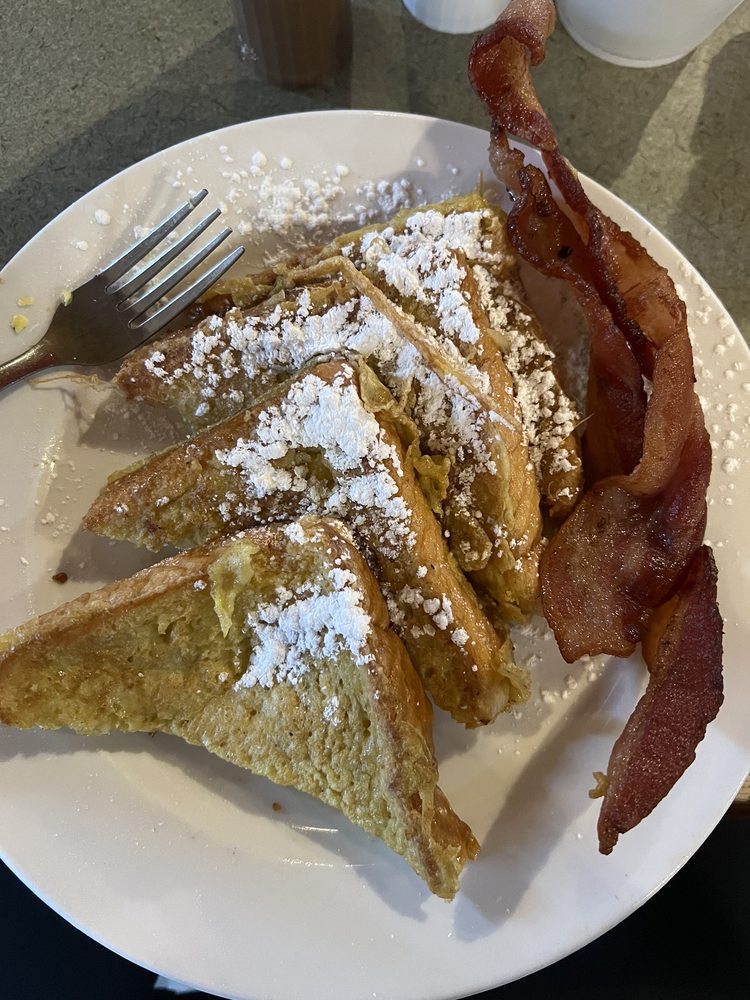 HOLTIES RESTAURANT & PUB Updated November 2024 25 Photos & 68