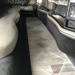 Monalisa Limousine - New flooring