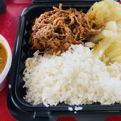 Soriano Brothers Cuban Cuisine - Ropa vieja, yuca, arroz blanco, frijoles rojos