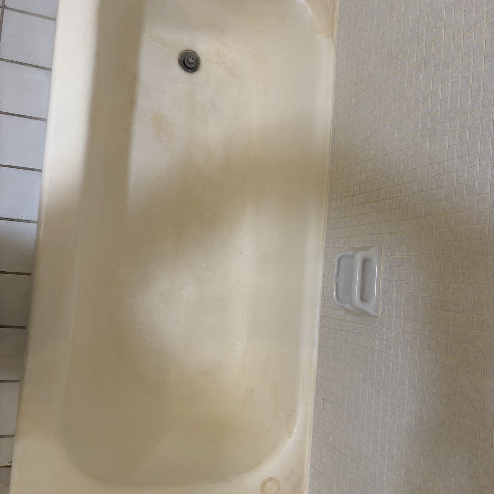 Omega Painting 2 - Bathtub and sink - Painters Near Me Omega Painting 2 - Bathtub and sink - Painters Near Me