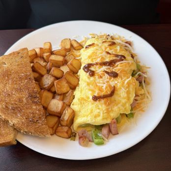 Mo's Diner & Lounge - Denver omelette with wheat toast - Diners Near Me - Manitou Springs, Colorado Mo's Diner & Lounge - Denver omelette with wheat toast - Diners Near Me - Manitou Springs, Colorado