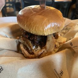 Pulled Pork Sandwich Pulled Pork Sandwich