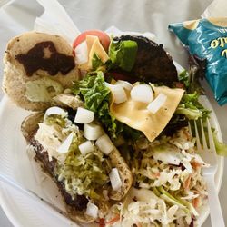 Traffic Man BBQ - Hamburger + Hot Dog with Italian Sausage + Coleslaw + Chips