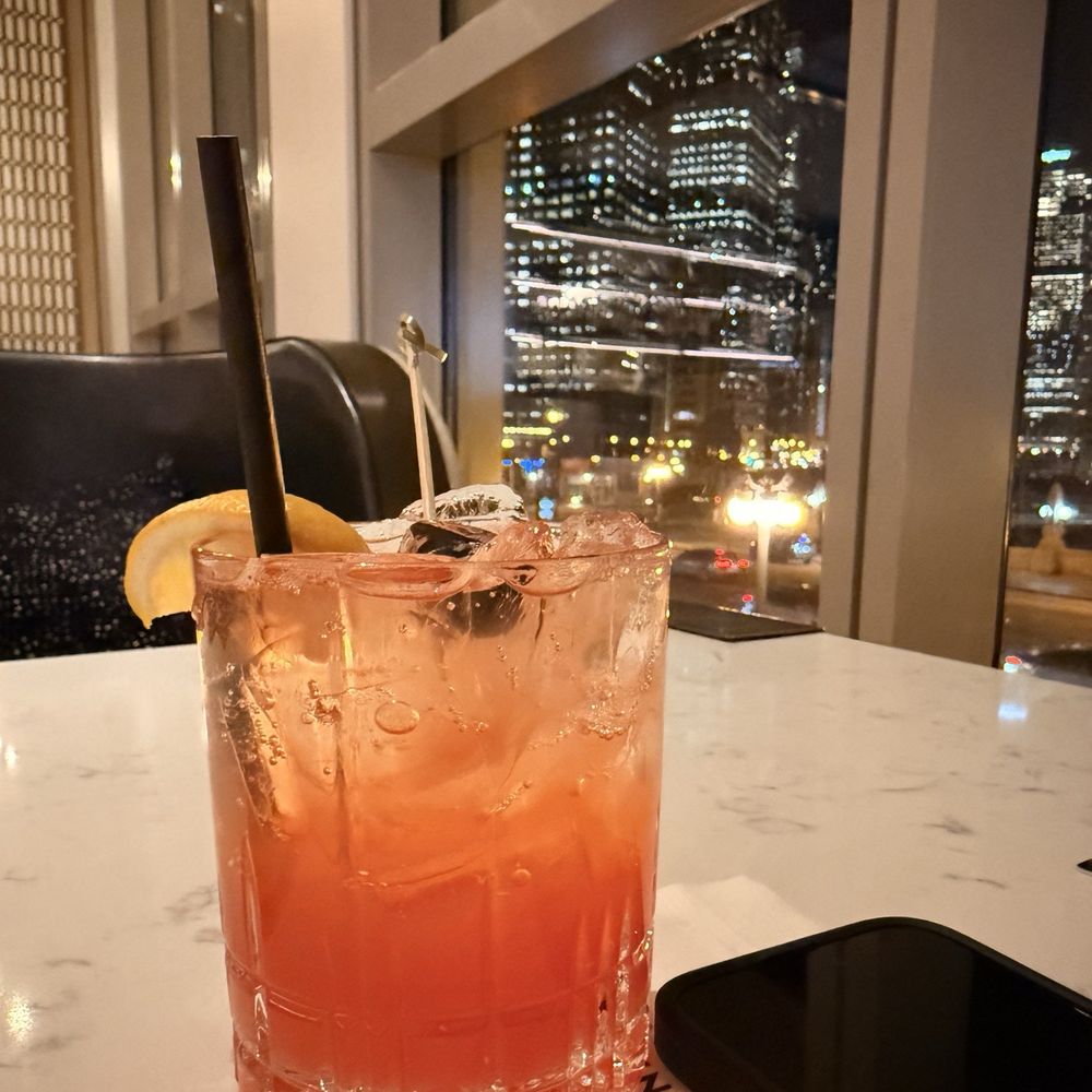 Bridges Lobby Bar - FOREVER SUMMER! Cucumber infused Hendricks gin, watermelon, lemon juice, soda - Bars Near Me - Chicago, Illinois