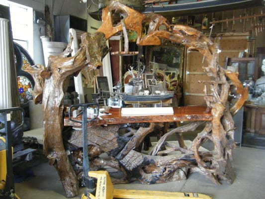 Aardvark Antiques by null