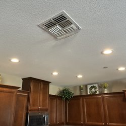 Hewlett Electric - Kitchen light