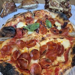 Peyton's Pie Company - Pepperoni and olive oil