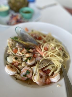 Ruben and Ozzy's Oyster Bar & Grill by null