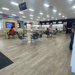 Visionworks Riverside - Inside of store