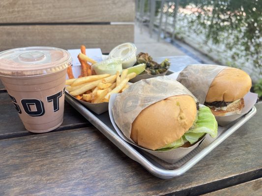 Gott's Walnut Creek by null