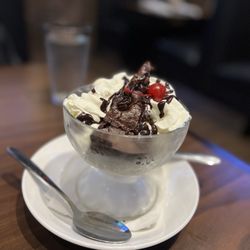Duffy's Sports Grill - Chocolate Brownie Sundae
