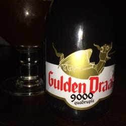 Buen lugar y las botanas son ricas y por supuesto la cerveza