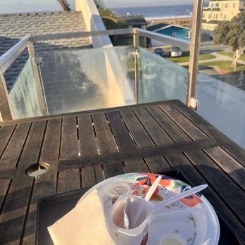 Ocean Surf Inn & Suites - Ate breakfast on the rooftop with the beach! - Hotels Near Me - Sunset Beach, California Ocean Surf Inn & Suites - Ate breakfast on the rooftop with the beach! - Hotels Near Me - Sunset Beach, California