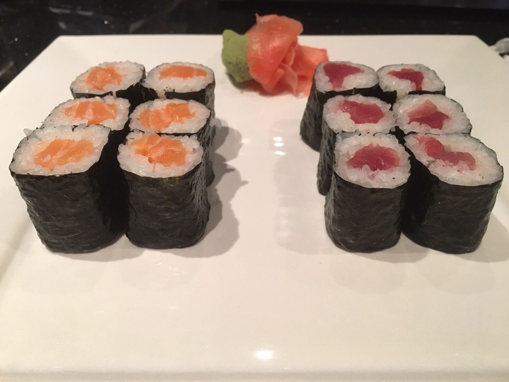 Order Salmon Roll (6 Pcs) food online from Sushi House 2 At Town Center store, Jacksonville on bringmethat.com