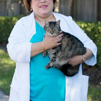 Sierra Animal Hospital - Dr. Quinones - Veterinarians Near Me - Apollo Beach, Florida Sierra Animal Hospital - Dr. Quinones - Veterinarians Near Me - Apollo Beach, Florida