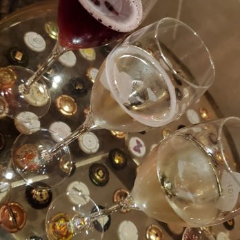 SIGH - Champagne Bars Near Me - Sonoma, California