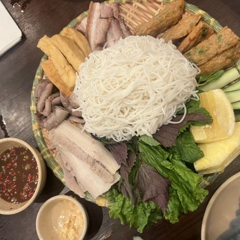 Buon Me Cafe - Fermented Shrimp Paste Vermicelli Platter / Bún Đậu Mắm Tôm - Coffee & Tea Near Me - San Jose, California