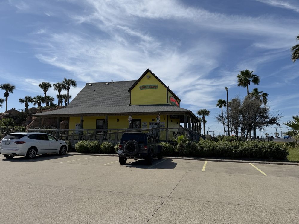 Treasure Island Golf & Games Logo