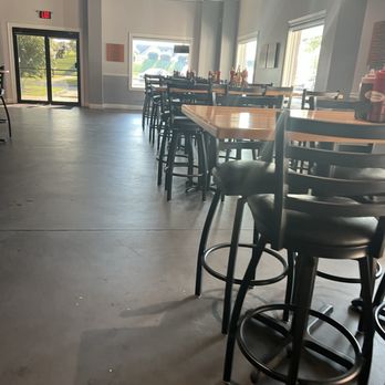 5B Barbeque and Brews - Front dining room. - Barbeque Near Me - Greensboro, Georgia