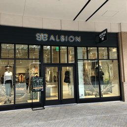 Store front! Store front!