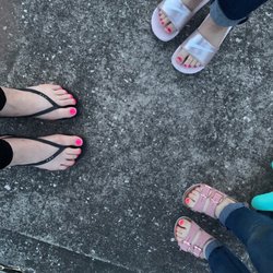 B M Nails - Shellac pedicure. Regular pedicure on girls.