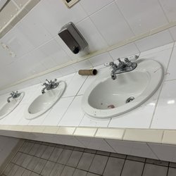 Lake Dunmore Kampersville - Women's restroom