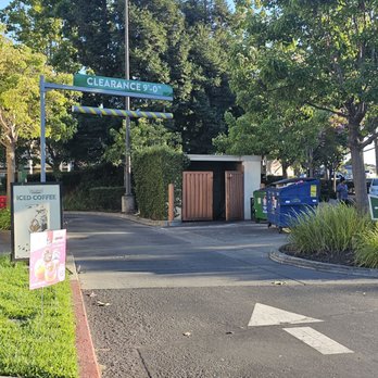 Krispy Kreme - 9-8-24. Drive-Thru!!! - Donuts Near Me - Union City, California
