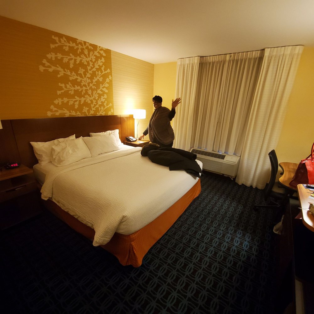 Fairfield by Marriott Inn & Suites DuBois - Beautiful and comfortable bed! Sleep well America!!! Oh that's me in the background.... hellooooooooo! - Hotels Near Me - DuBois, Pennsylvania Fairfield by Marriott Inn & Suites DuBois - Beautiful and comfortable bed! Sleep well America!!! Oh that's me in the background.... hellooooooooo! - Hotels Near Me - DuBois, Pennsylvania