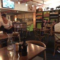 Osteria Cucina Italiana - Restaurant interior