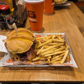 Smashburger - Burgers Near Me - Washington, DC, District of Columbia Smashburger - Burgers Near Me - Washington, DC, District of Columbia