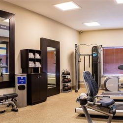 Hampton Inn & Suites Boerne - Health club fitness center gym