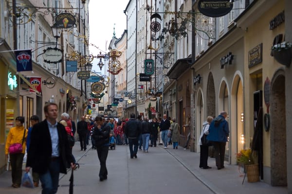 Getreidegasse by null